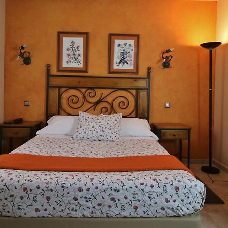 Posada Del Camino Real Torrelaguna Extérieur photo