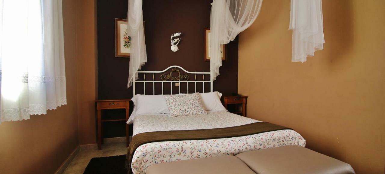 Posada Del Camino Real Torrelaguna Extérieur photo