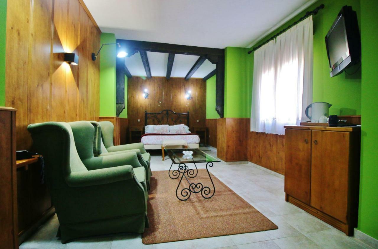 Posada Del Camino Real Torrelaguna Extérieur photo