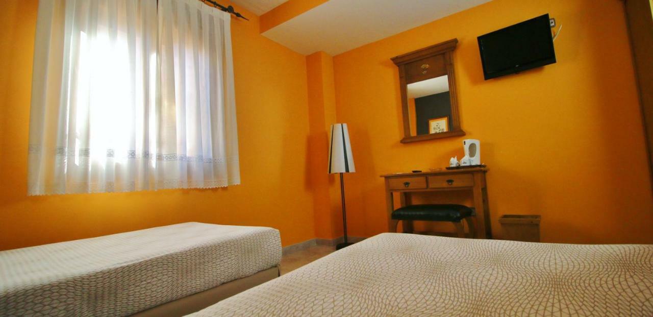 Posada Del Camino Real Torrelaguna Extérieur photo